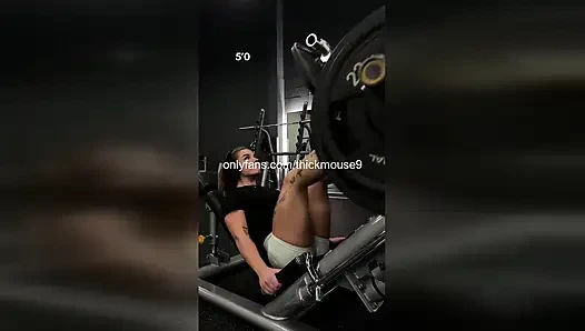 Киска 18-летней Thot раздвигается перед камерой! Зияние без цензуры