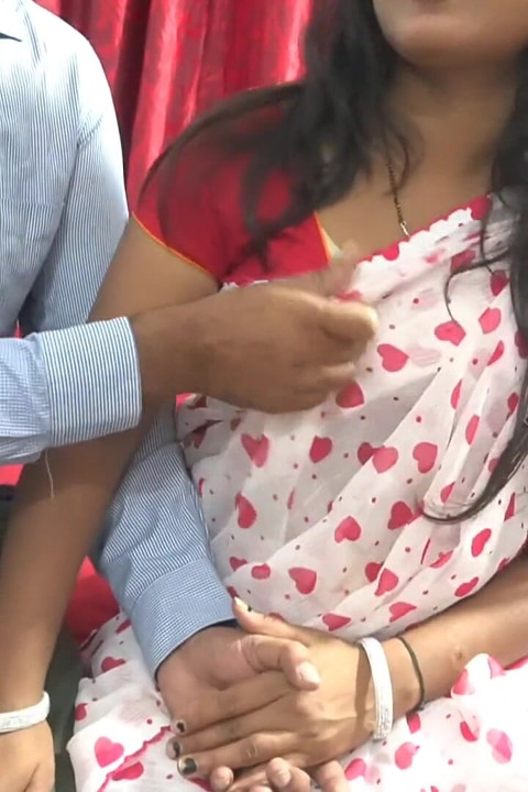 Bhabhi Looks Absolutely Stunning in That Saree; It Makes Me Feel Like I’m Definitely Going to Fuck Her Pussy Today.