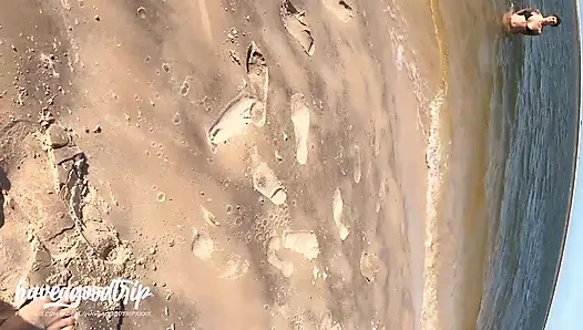 Dread Hot tidak bisa melihat tempat kosong di seprai Maranhão, yang sudah ingin duduk di penisku