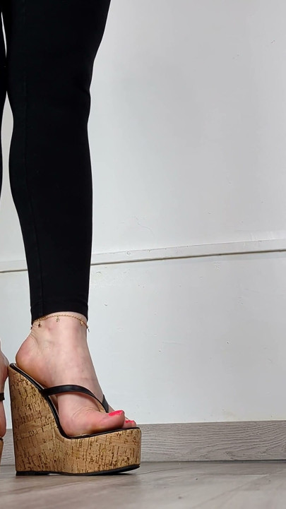 Shoe Collection: Barefoot in Platform Toe-thong Wedges - Dame Olga (4k) (649)