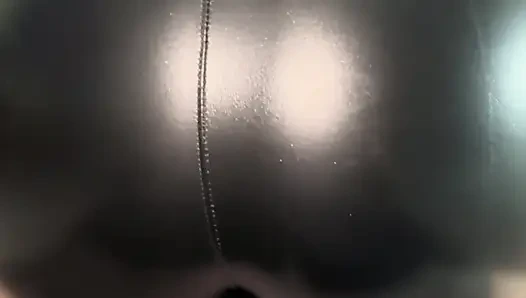 Siswi nakal ini nyepong kontol profesor dan minta dia crot di celana kulitnya