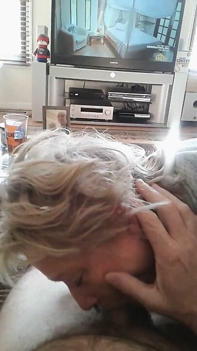 Morning Blowjob from Girlfriend