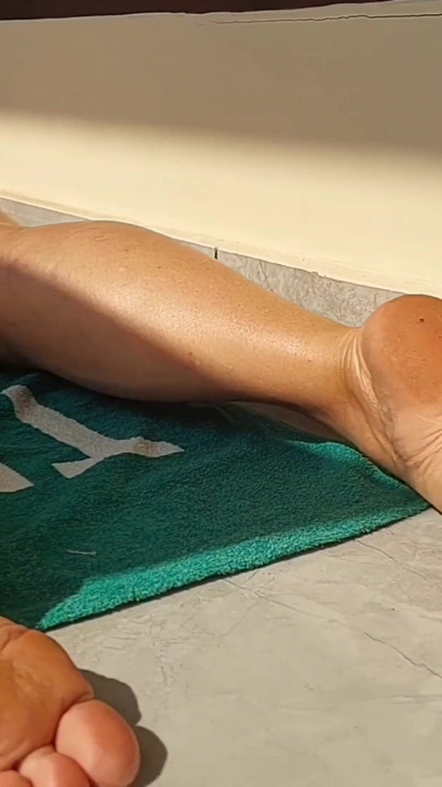 Amateur Wife Presents Her Beautiful Feet