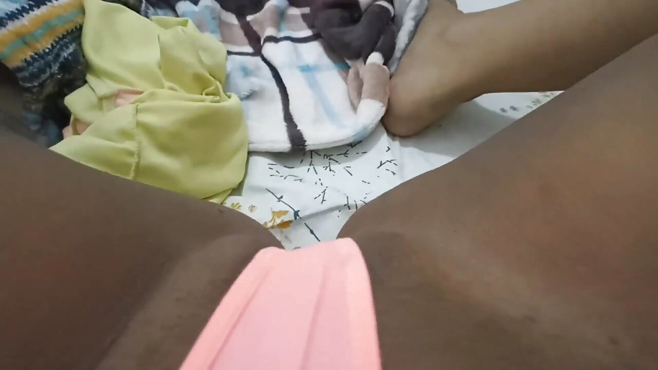 Tên của người phụ nữ lừa dối chồng và tải nó lên internet là gì