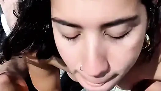 Echter pOV-blowjob - geile latina lutscht fremden