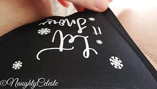 Мастурбация в сексуальных стрингах и оргазме