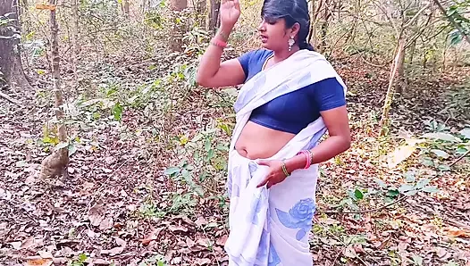 Desi Outdoor-Dschungelfick. Stiefmutter und stiefsohn hardcore-ficken im wald. Telugu dirtytalk.