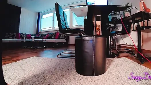 Ngentot pantat bahenol cewek sange ini!