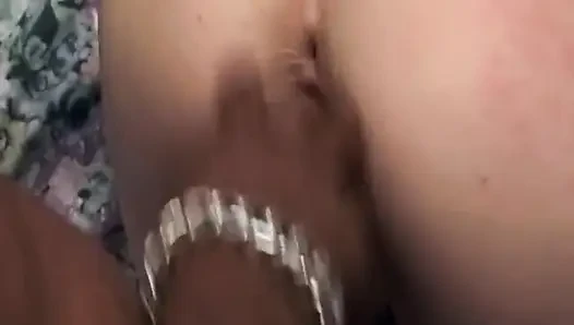 Blonde MILF weit gedehnt von pulsierendem bbc