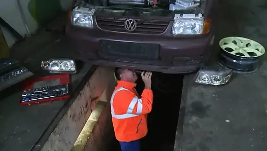 Big boobs blonde fucking whit car mechanic on the car...cum in mouth