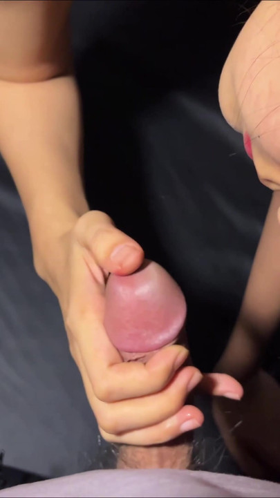 The teacher shows off sexy yoga shorts, then gives the students oral services | Clip 1