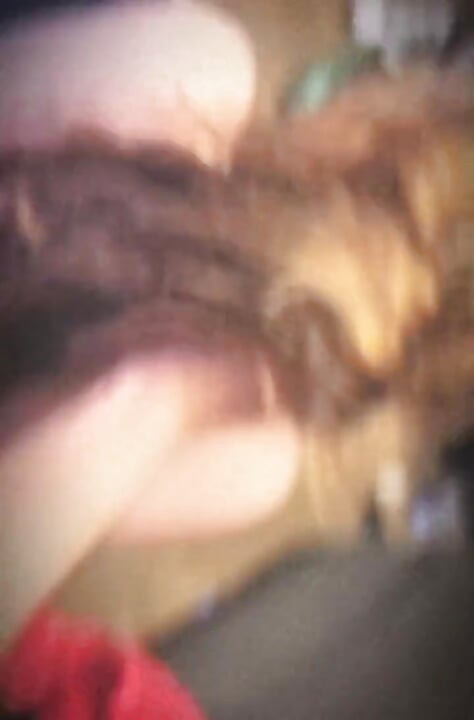 Годеникът ме чука отзад