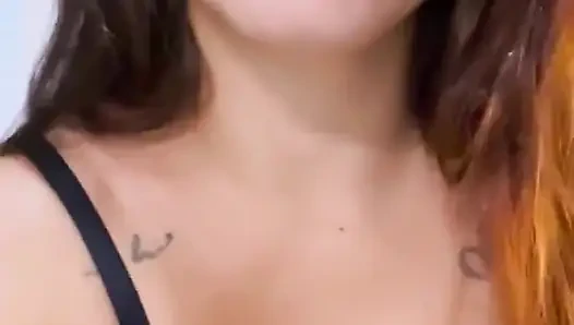 Serien mit meinem Mann schauen... Aber ich habe mich entschieden, eine andere, viel heißere Folge zu zeigen