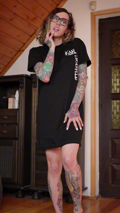 Did you blink... or did the outfit just vanish?