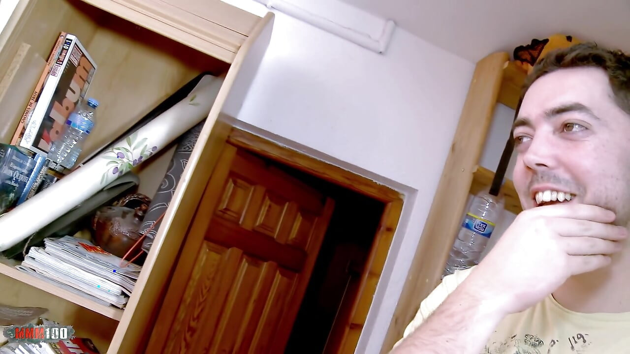 Španjolska cura Vania Flores puši kurac i duboko grlo - amaterski hardcore svršavanje