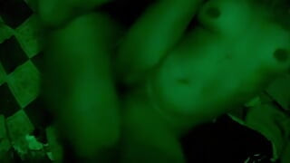 Muž cuckold snima video žene kako uživa u teškom seksu sa muževim prijateljem