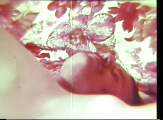 Vintage threesome pussy fucking pussy licking threesome in 69 position