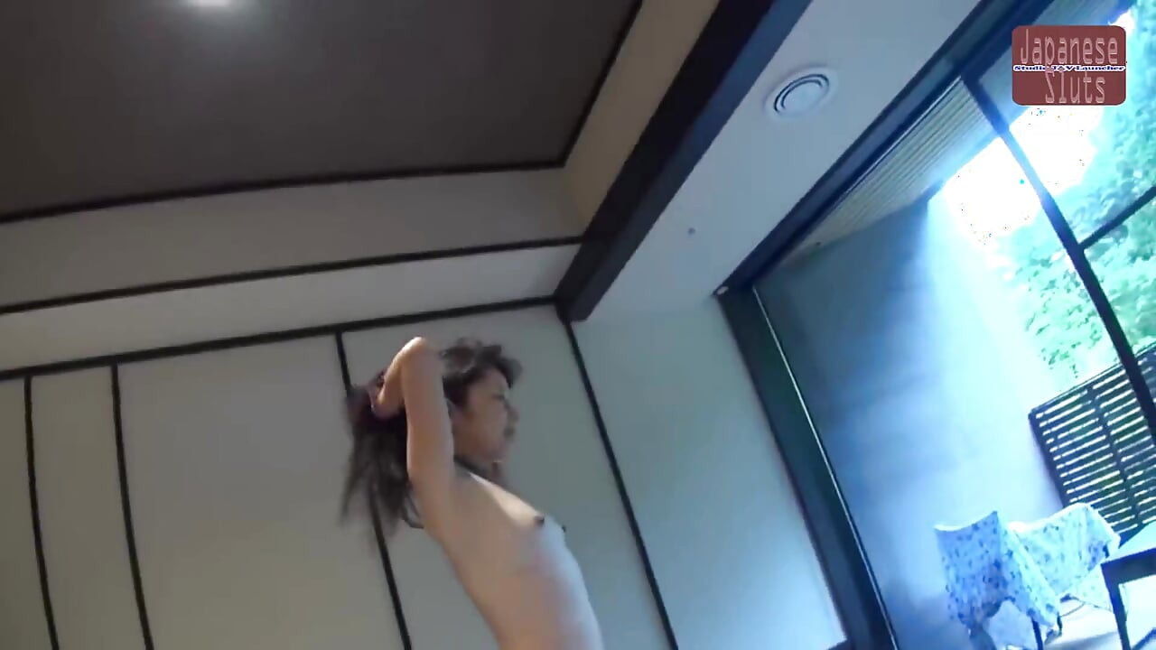 Day Trip Hot Spring Escape with a Seductive Mature Beauty - Part1