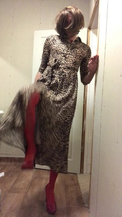 Sissy shows off new dress