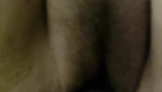 Evli kadın için yağsız büyük dildo cezası sikişiyor