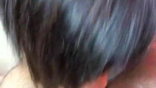 Milf alemã de cabelos curtos adora boquete