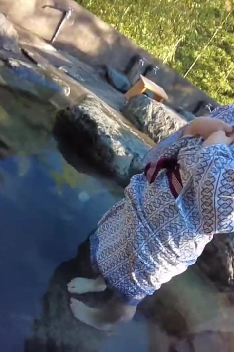 Busty Splash-ready to Watch This J-cup Cutie Play on a Hot Spring Date? Chapter-2