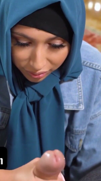 Hijab Hookup - "Please, Fuck Me Teacher" Muslim Babe Penelope Woods Says To Her Religion Teacher | Clip 1