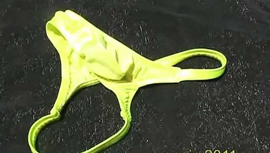 Thong beachwalking