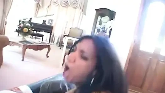 Lex steele si cewek hot rambut cokelat dientot habis-habisan sama kontol raksasa pria kulit hitam