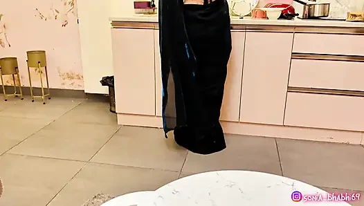 I Fulfilled My Fantasy by Having Sex on the Balcony. with a Delivery Boy. in Hindi Roleplay