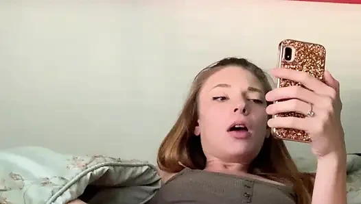 Muncrat seperti gadis baik