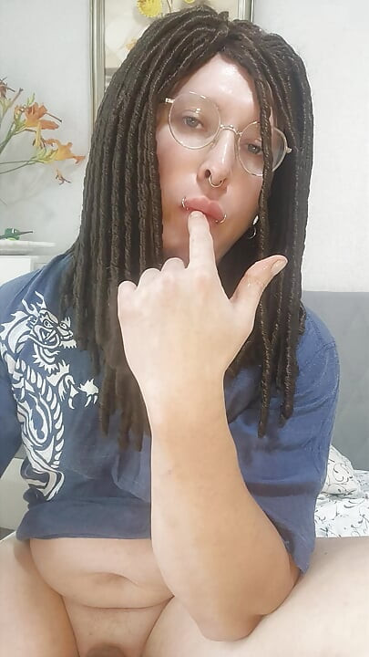 Bonnie gentil orgasmo no quarto
