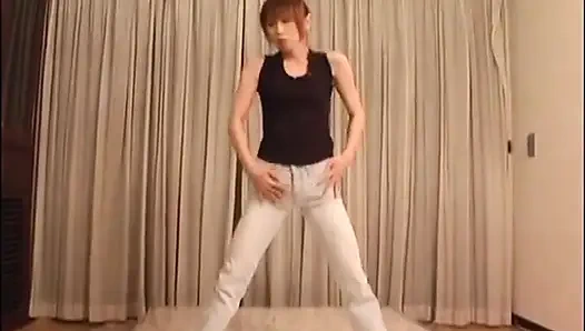 Facesitting von süßer asiatischer rothaariger