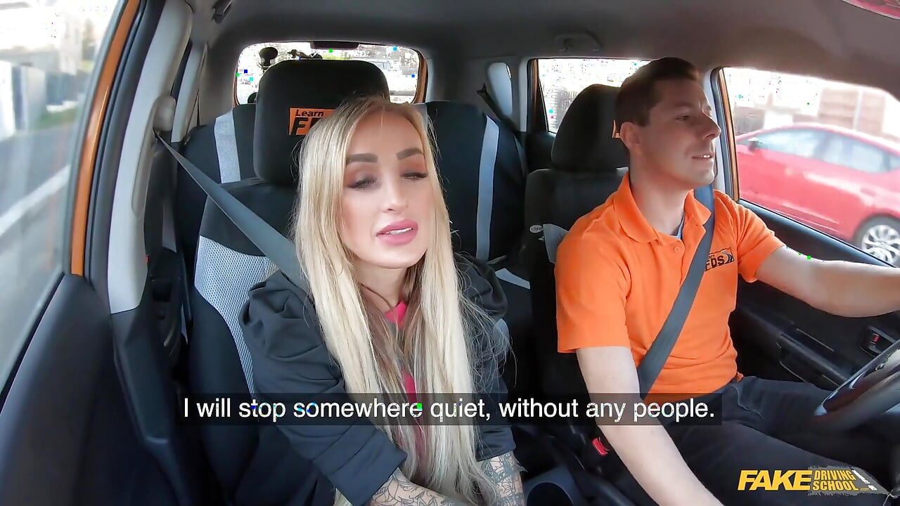 Fake Driving College - Daisy Lee Proves Blowjob Lessons Are More Fun Than Driving