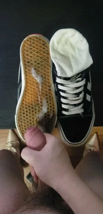 Wearing neighbor girl's high heels and masturbating cumshot