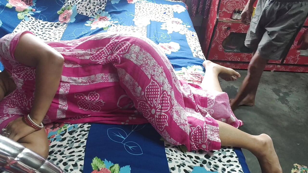 Deshi bhabi ki bister gorom kiya puri somoy