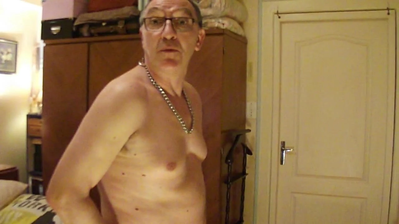 Eu bebo meu próprio mijo ....