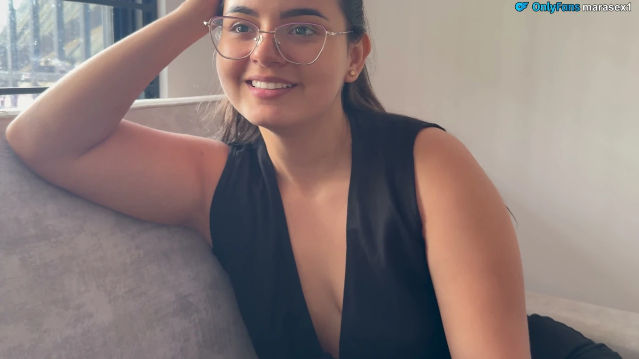 A babysitter masturbating looks at her new boss and ends up with the milk on her