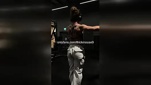 Naughty Teen’s Pussy Slip During Instagram Live Dance