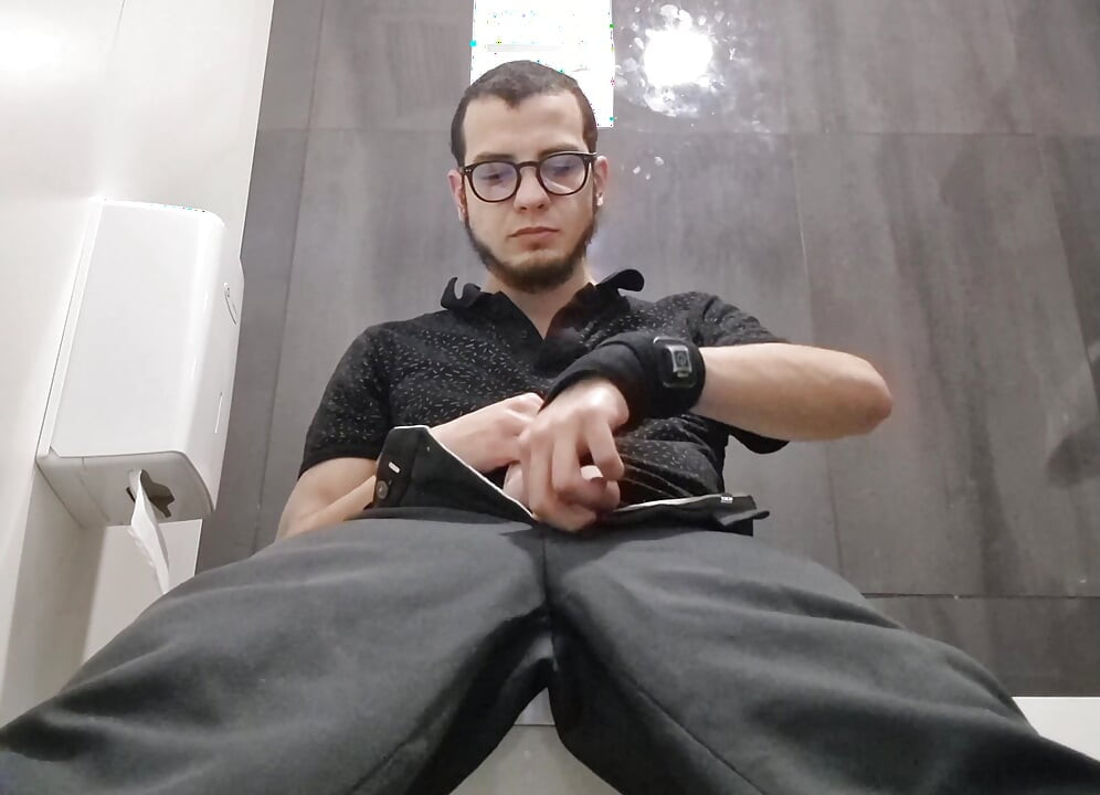 Pubblic banheiro solo cara masturbação