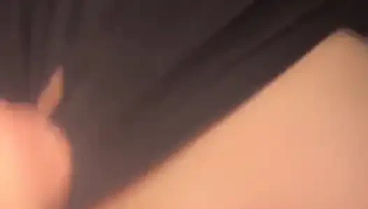 Cewek ini dientot gaya doggy habis-habisan sambil fingering memeknya