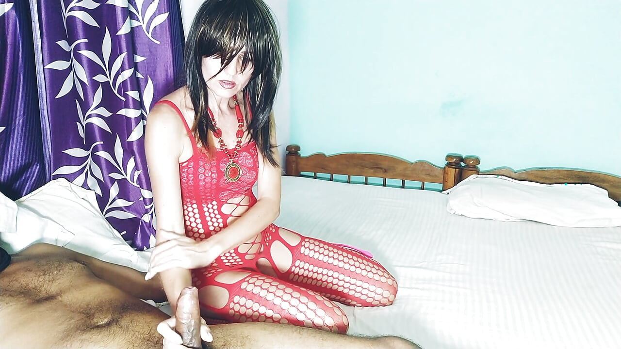 Sex Session goes well with busty MILF