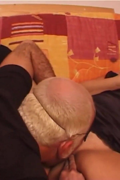 Lelaki tua dan si jalang yang bosan!