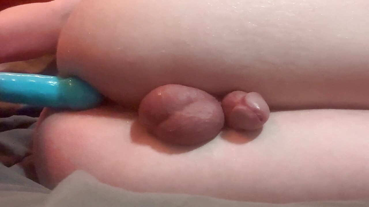 Femboy Twink Fucks Cum Out of Himself