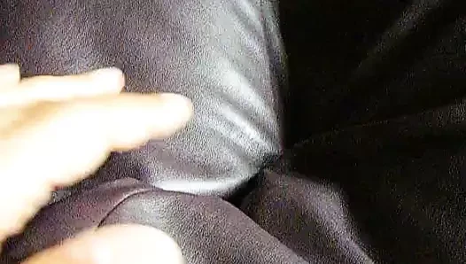 Minik sikimi okşamak.