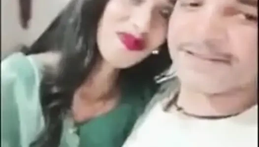 Kakak iparku membuatku sange