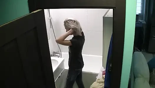 Beautiful MILF Naked in the Bathroom