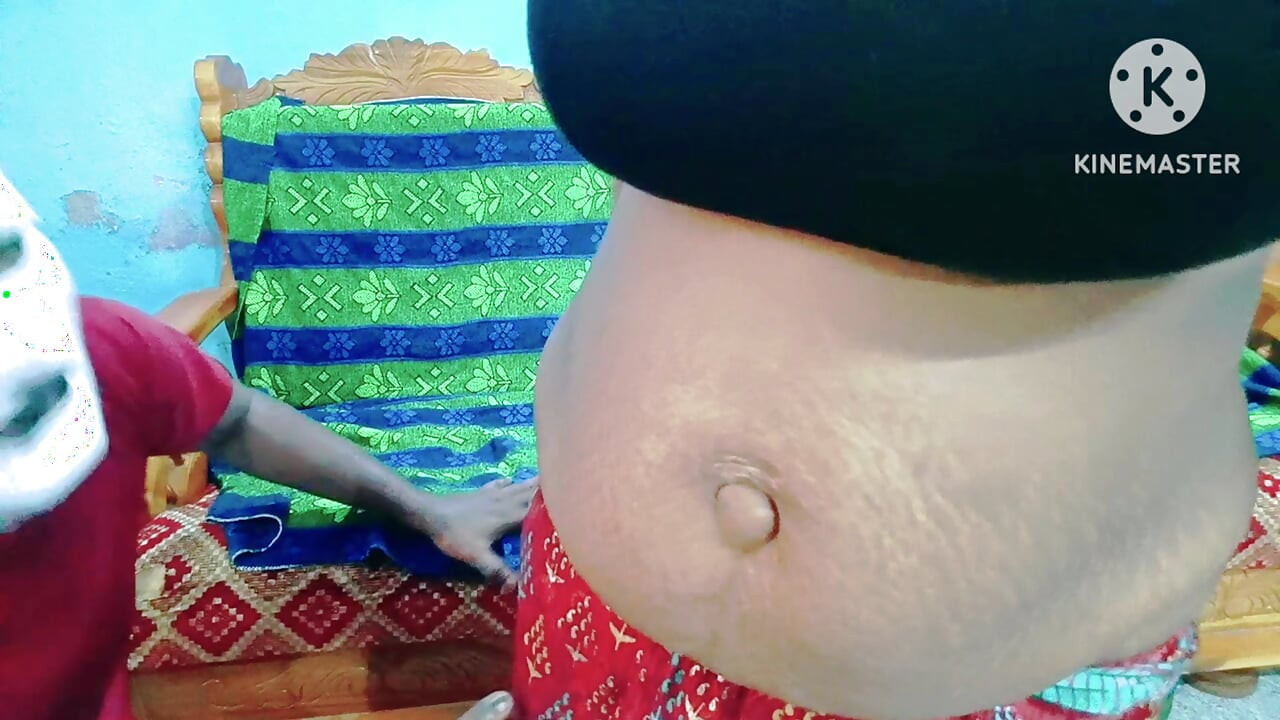 Neighbour Aunty's hot navel suck with honey by desi boy - tamil dirty talk with loud moaning