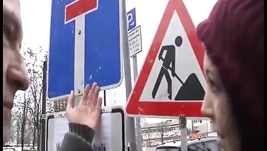 Sopir taksi ngentot penumpangnya - cabbie jerman yang sange ngentot tamu seksi tanpa kondom di kursi belakang mobil