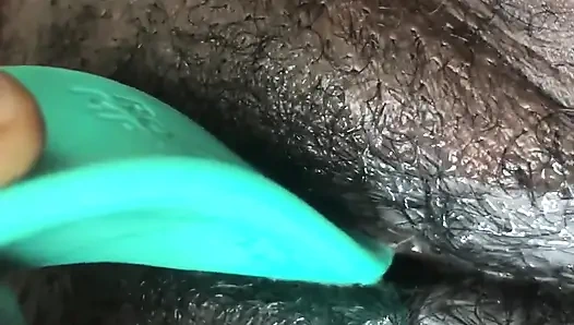 Сочная киска, мокрая как вода